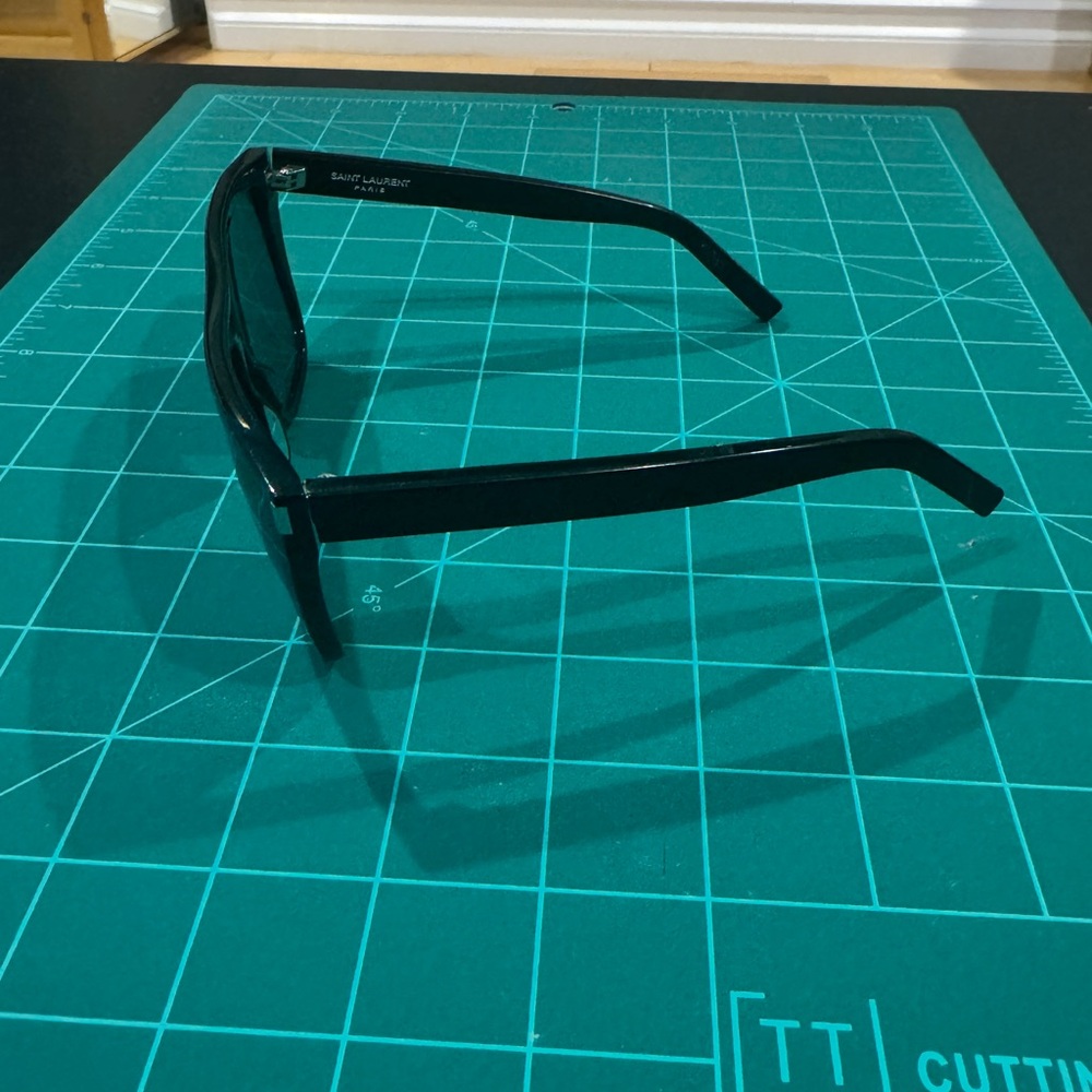 Saint Laurent Classic Black Sunglasses with Case - Picture 3 of 11